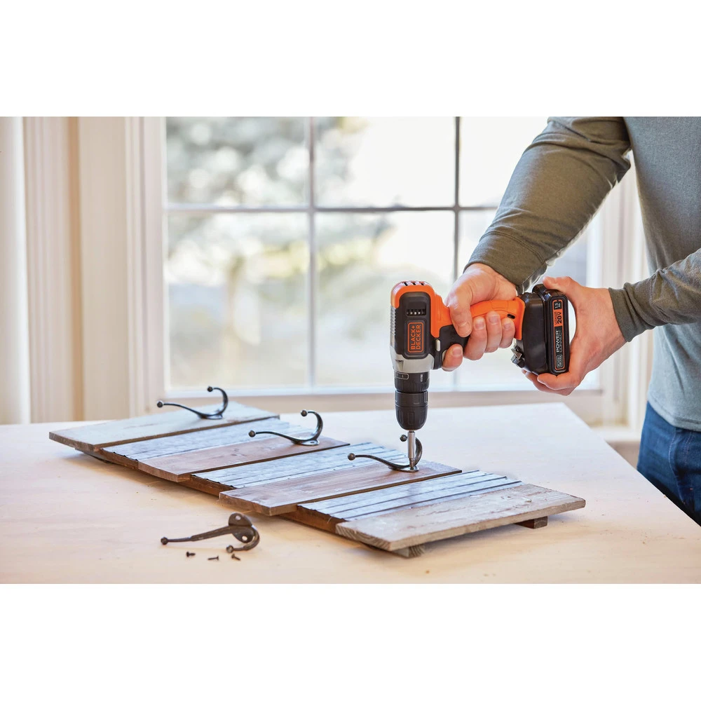 Black & Decker BCD702C1 20V MAX Brushed Lithium-Ion 3/8 In. Cordless Drill Driver Kit (1.5 Ah) 9 Black & Decker BCD702C1 20V MAX Brushed Lithium-Ion 3/8 In. Cordless Drill Driver Kit (1.5 Ah) - Image 7
