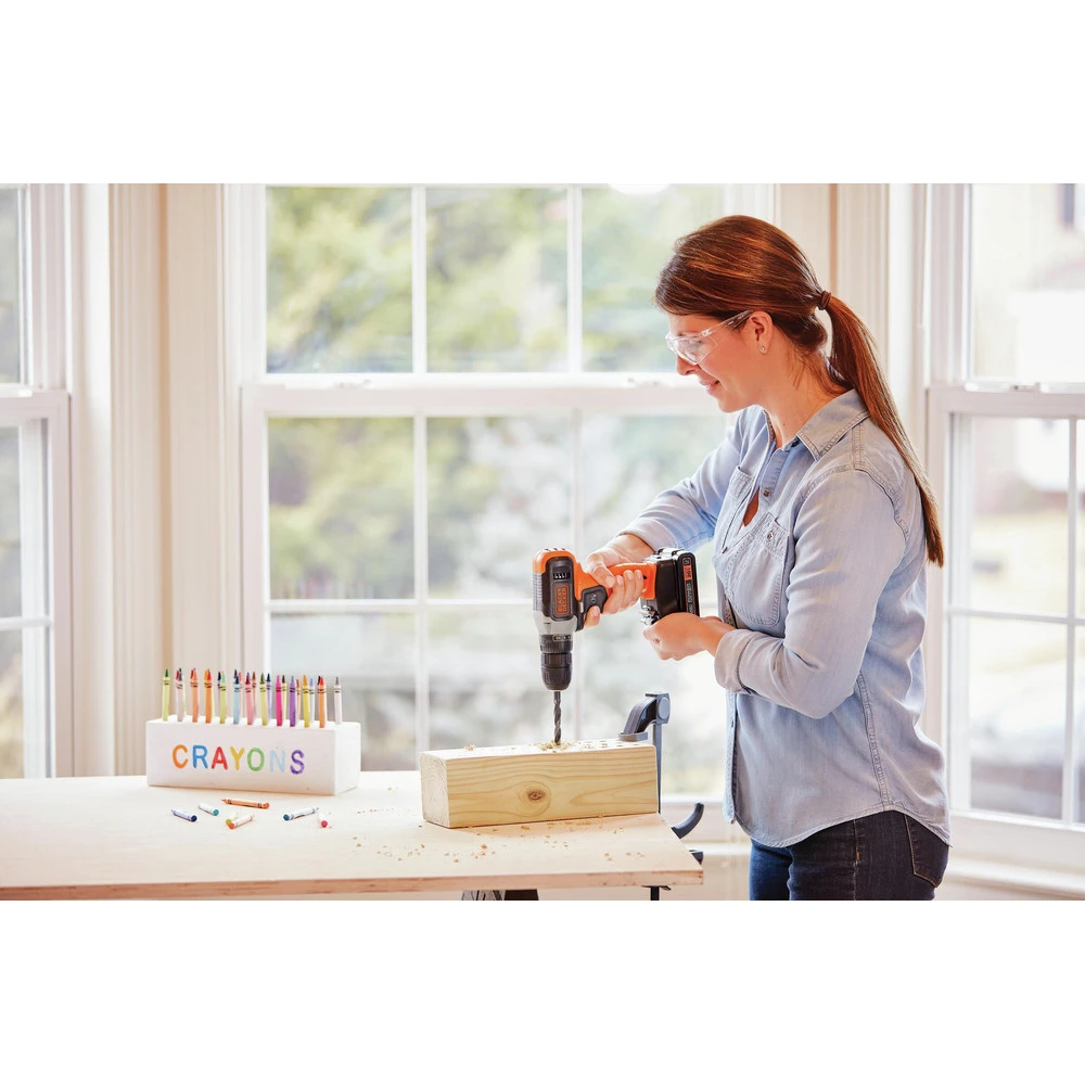 Black & Decker BCD702C1 20V MAX Brushed Lithium-Ion 3/8 In. Cordless Drill Driver Kit (1.5 Ah) 10 Black & Decker BCD702C1 20V MAX Brushed Lithium-Ion 3/8 In. Cordless Drill Driver Kit (1.5 Ah) - Image 8