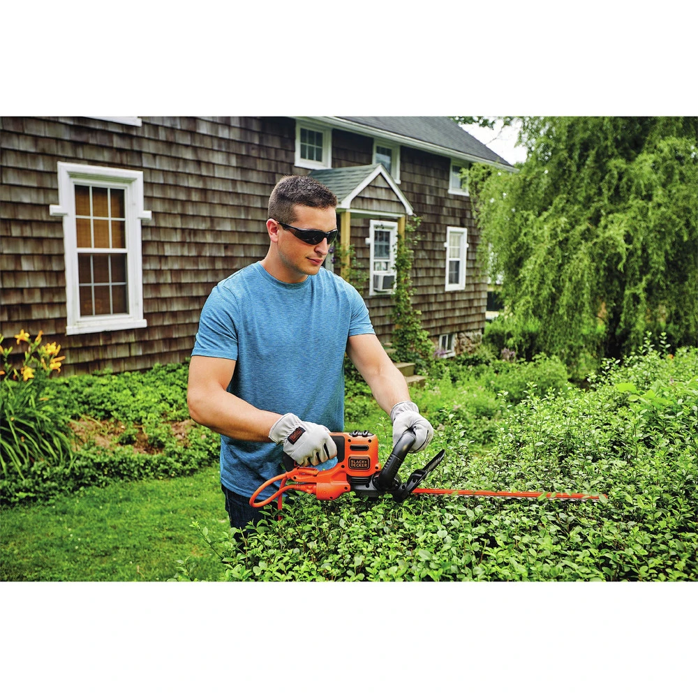 Black & Decker BEHT350 120V 4 Amp Brushed 22 In. Corded Hedge Trimmer 7 Black & Decker BEHT350 120V 4 Amp Brushed 22 In. Corded Hedge Trimmer - Image 5