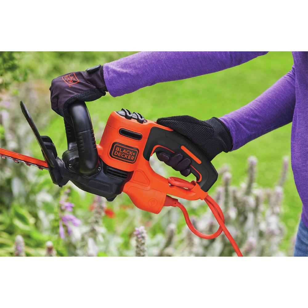 Black & Decker BEHT350 120V 4 Amp Brushed 22 In. Corded Hedge Trimmer 9 Black & Decker BEHT350 120V 4 Amp Brushed 22 In. Corded Hedge Trimmer - Image 7