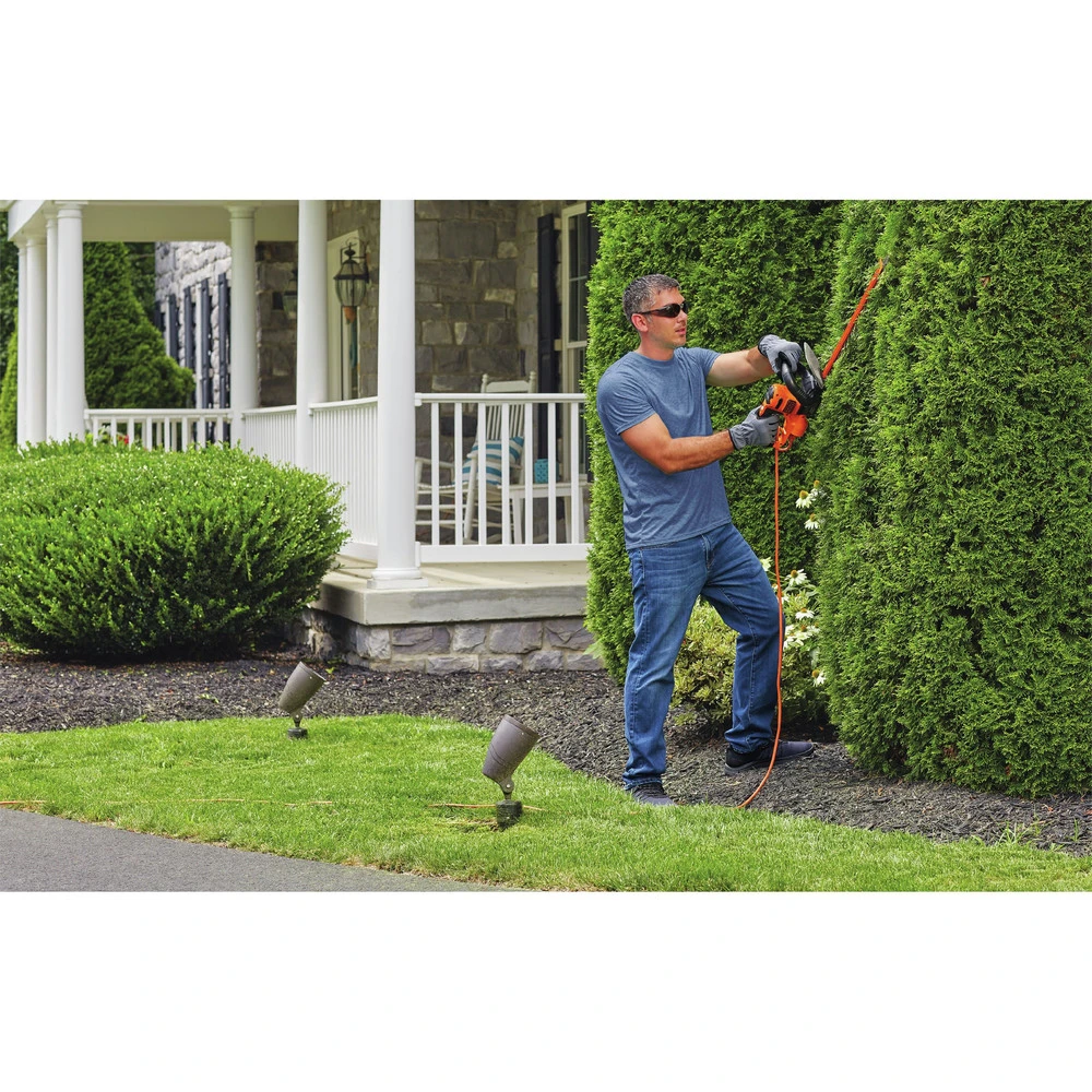 Black & Decker BEHTS300 SAWBLADE 120V 3.8 Amp Brushed 20 In. Corded Hedge Trimmer 8 Black & Decker BEHTS300 SAWBLADE 120V 3.8 Amp Brushed 20 In. Corded Hedge Trimmer - Image 6