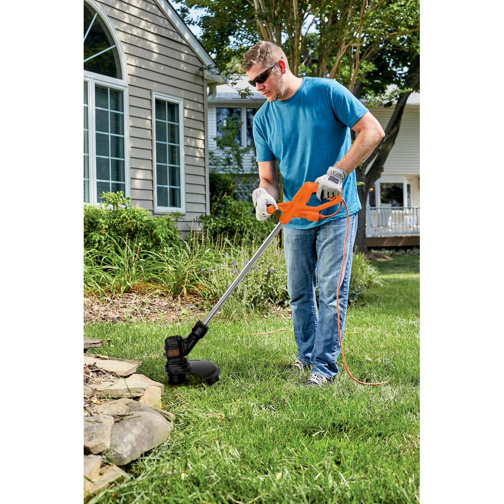 Black & Decker BEST935 4 Amp 13 In. Cordless String Trimmer 8 Black & Decker BEST935 4 Amp 13 In. Cordless String Trimmer - Image 6