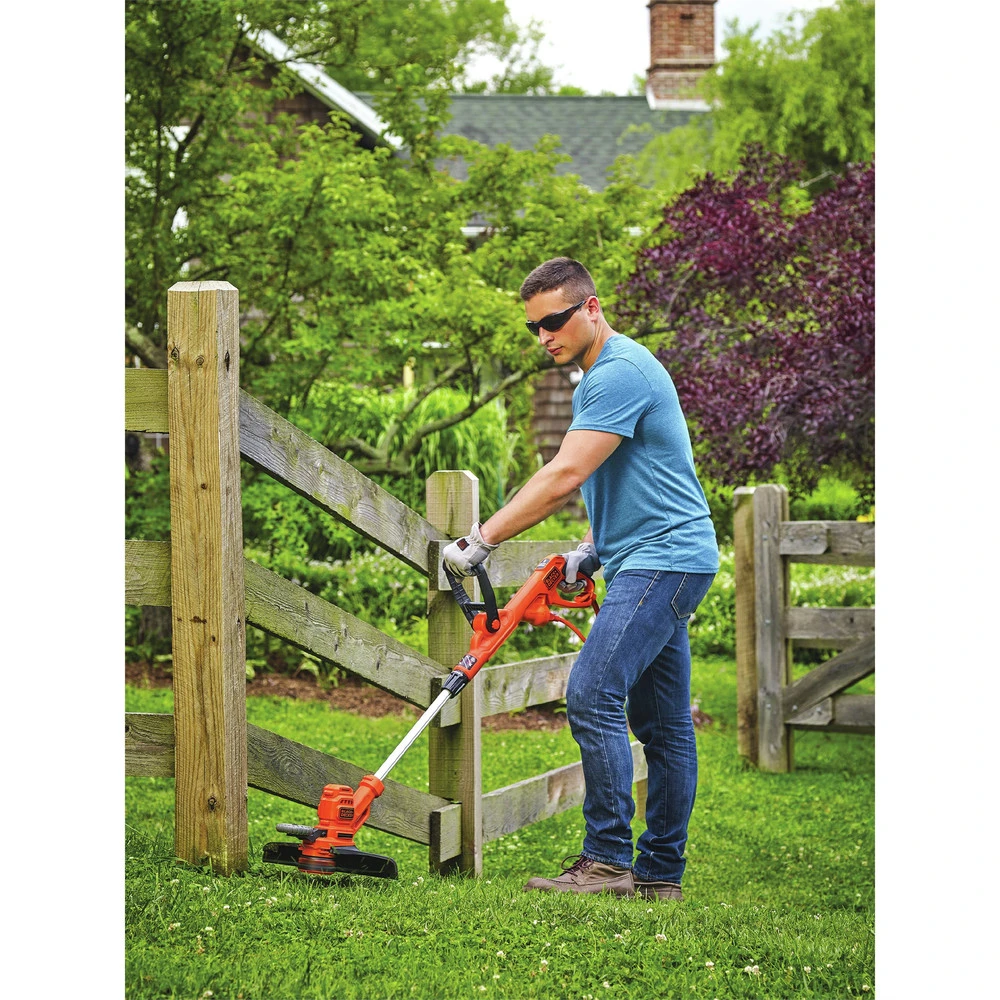 Black & Decker BESTE620 POWERCOMMAND 120V 6.5 Amp Brushed 14 In. Corded String Trimmer/Edger With EASYFEED 8 Black & Decker BESTE620 POWERCOMMAND 120V 6.5 Amp Brushed 14 In. Corded String Trimmer/Edger With EASYFEED - Image 6