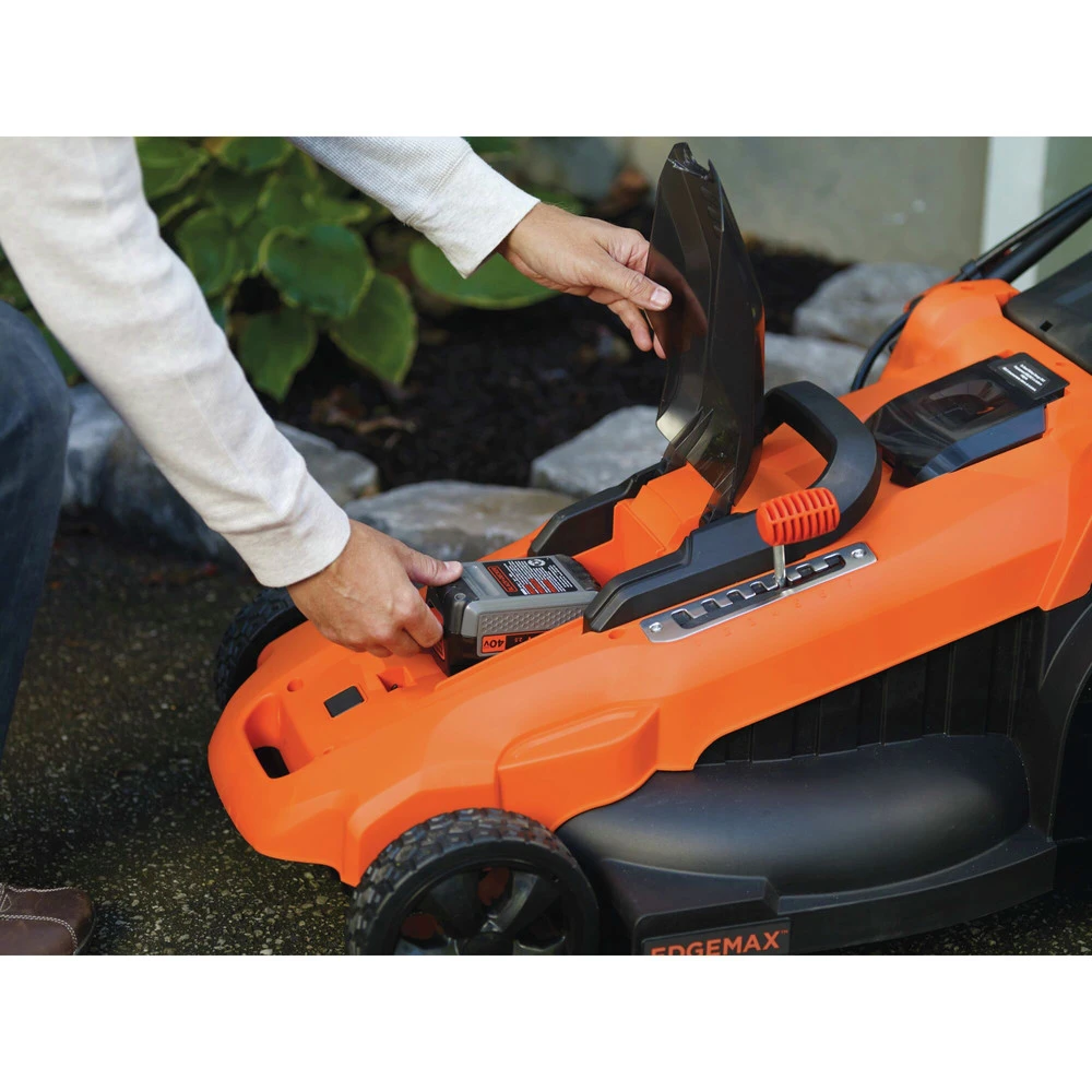 Black & Decker CM2043C 40V MAX 20-in. 3-In-1 Electric Lawn Mower 8 Black & Decker CM2043C 40V MAX 20-in. 3-In-1 Electric Lawn Mower - Image 6