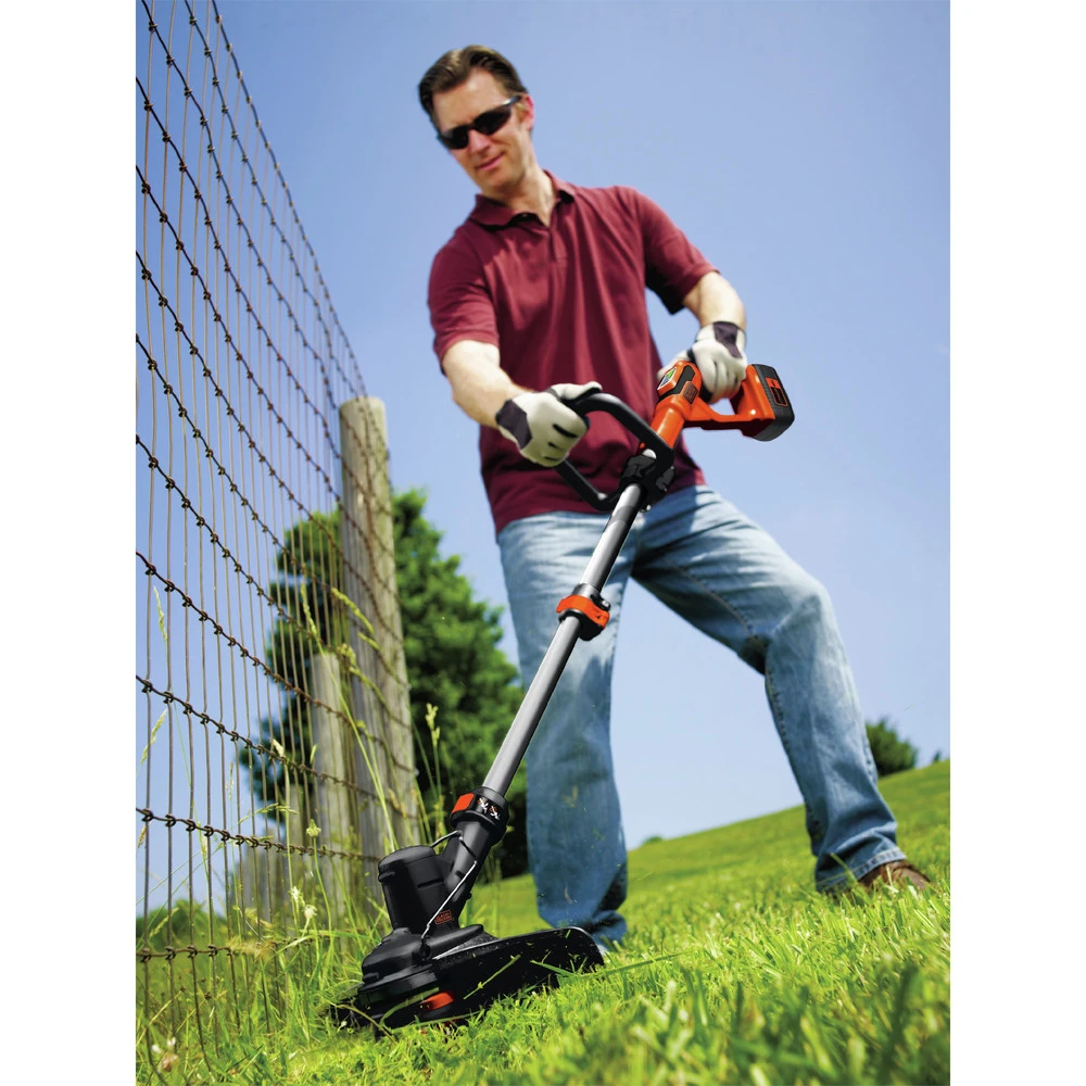 Black & Decker LCC140 40V MAX Lithium-Ion Cordless String Trimmer And Sweeper Kit (2 Ah) 12 Black & Decker LCC140 40V MAX Lithium-Ion Cordless String Trimmer And Sweeper Kit (2 Ah) - Image 10