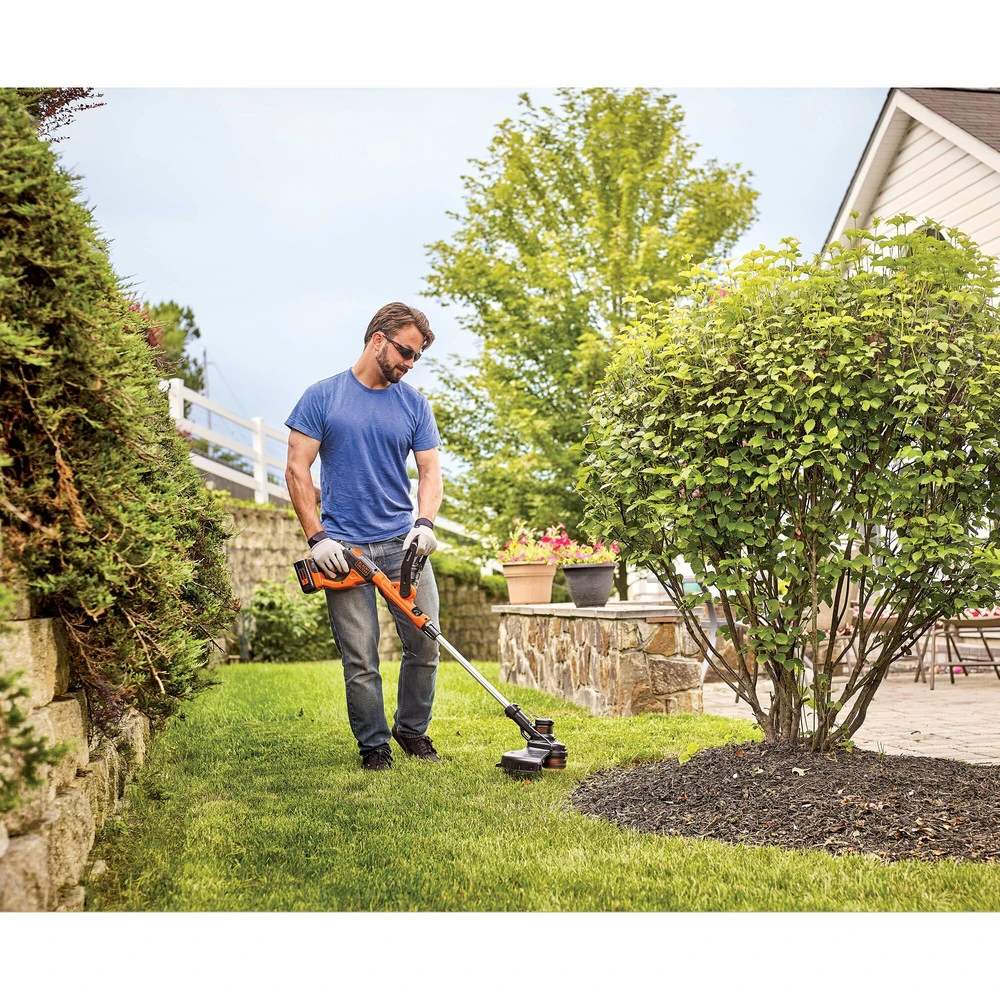 Black & Decker LST140C 40V MAX Lithium-Ion Cordless String Trimmer Kit (1.5 Ah) 14 Black & Decker LST140C 40V MAX Lithium-Ion Cordless String Trimmer Kit (1.5 Ah) - Image 12