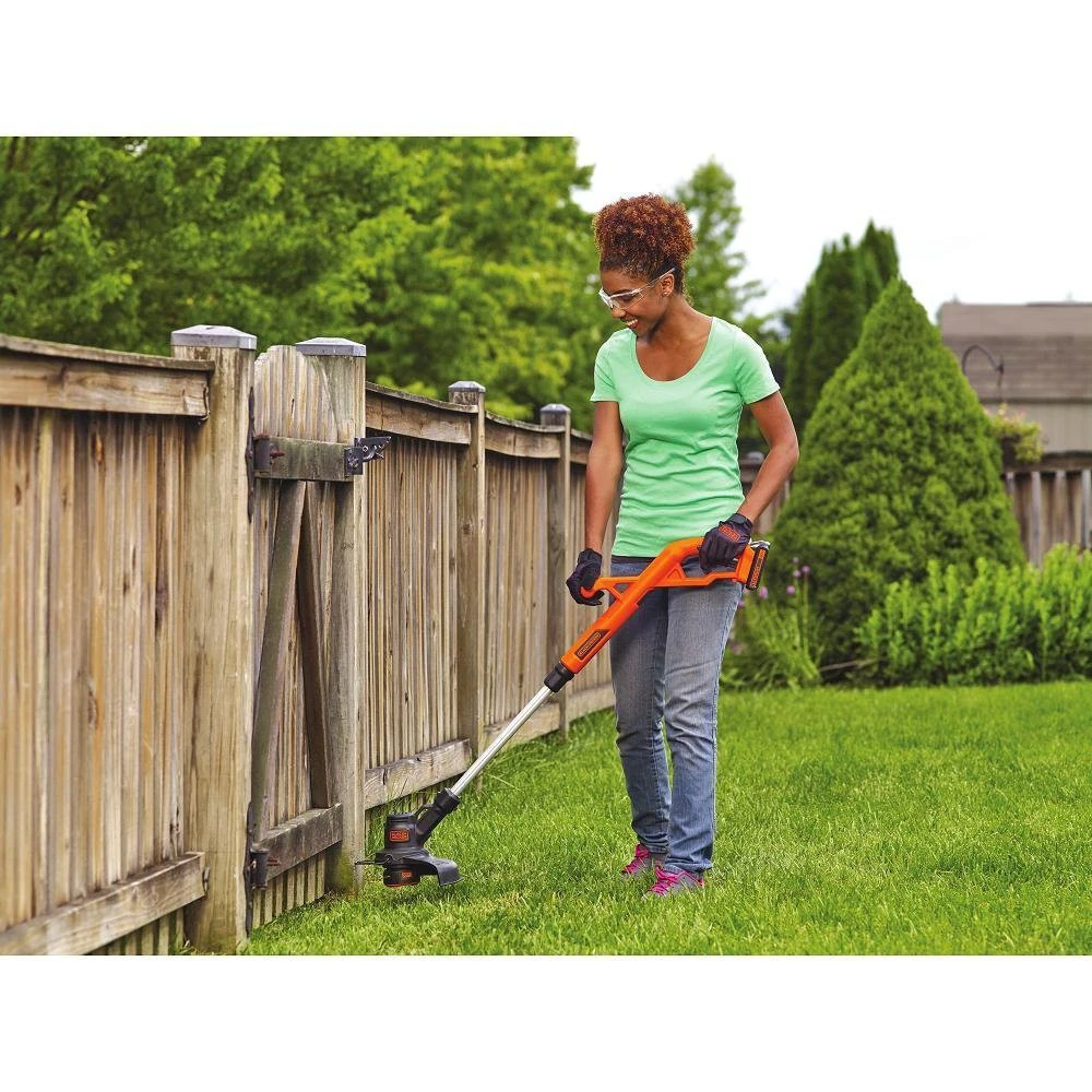 Black & Decker LST201 20V MAX Lithium-Ion 10 In. Cordless String Trimmer/Edger Kit (1.5 Ah) 4 Black & Decker LST201 20V MAX Lithium-Ion 10 In. Cordless String Trimmer/Edger Kit (1.5 Ah) - Image 2