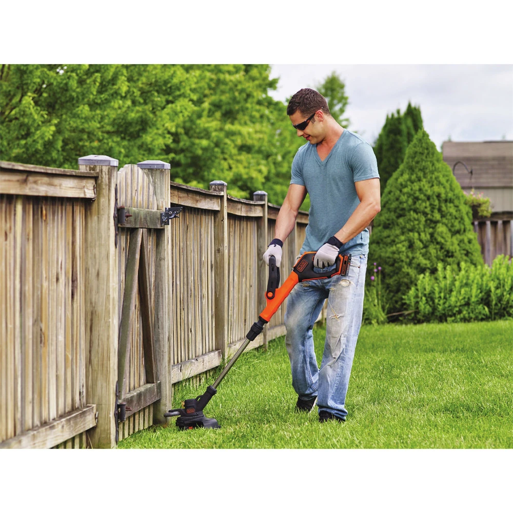 Black & Decker LST522 20V MAX Lithium-Ion 2-Speed 12 In. Cordless String Trimmer/Edger Kit (2.5 Ah) 6 Black & Decker LST522 20V MAX Lithium-Ion 2-Speed 12 In. Cordless String Trimmer/Edger Kit (2.5 Ah) - Image 4