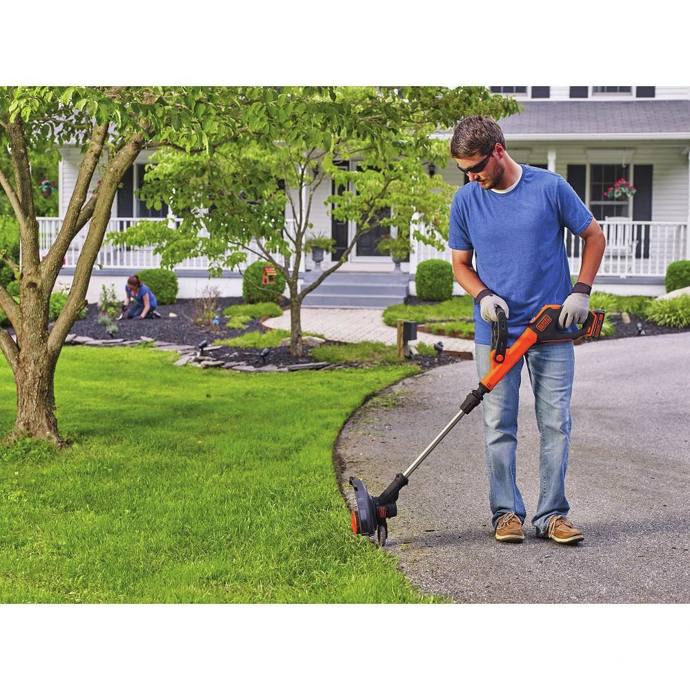 Black & Decker LST522 20V MAX Lithium-Ion 2-Speed 12 In. Cordless String Trimmer/Edger Kit (2.5 Ah) 8 Black & Decker LST522 20V MAX Lithium-Ion 2-Speed 12 In. Cordless String Trimmer/Edger Kit (2.5 Ah) - Image 6