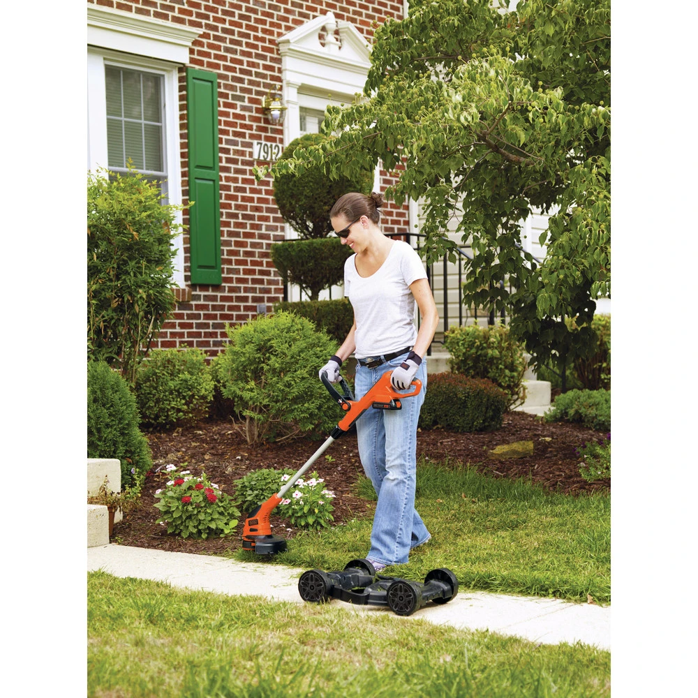 Black & Decker MTC220 20V MAX Lithium-Ion 3-in-1 Cordless Trimmer/Edger And Mower Kit With 2 Batteries (2 Ah) 6 Black & Decker MTC220 20V MAX Lithium-Ion 3-in-1 Cordless Trimmer/Edger And Mower Kit With 2 Batteries (2 Ah) - Image 4