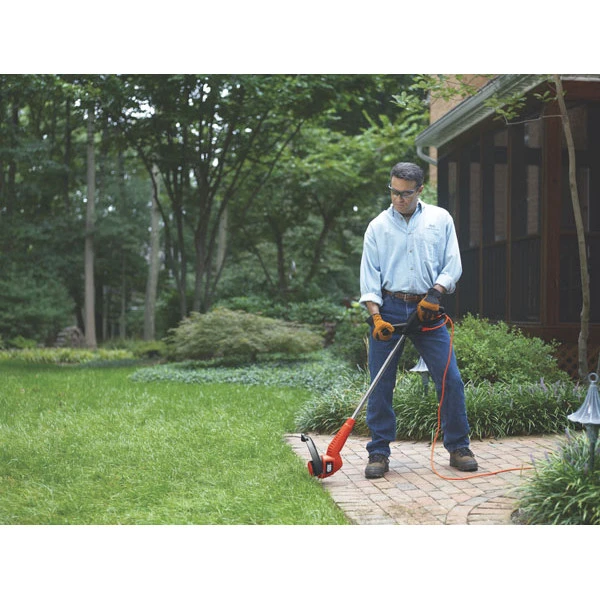 Black & Decker ST7700 4.4 Amp 2-in-1 Straight Shaft 13 In. Electric String Trimmer/Edger 15 Black & Decker ST7700 4.4 Amp 2-in-1 Straight Shaft 13 In. Electric String Trimmer/Edger - Image 13